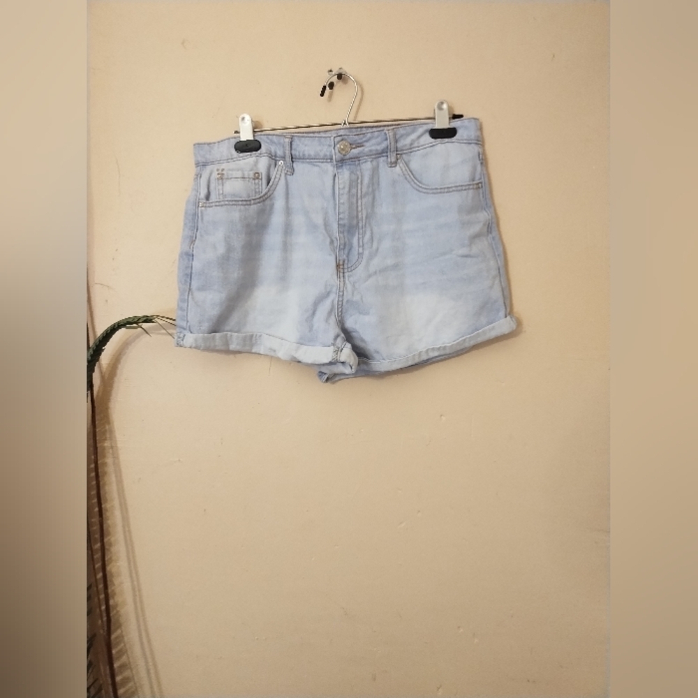 Forever 21 women's‎ light denim jeans shorts size 31